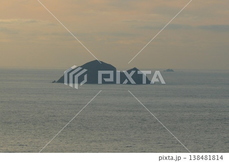 長崎県の五島列島 小値賀島 斑島園地からのサンセット 長崎県の五島列島 小値賀島 斑島園地からのサンセット 138481814