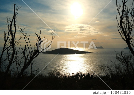 長崎県の五島列島 小値賀島 斑島園地からのサンセット 138481830