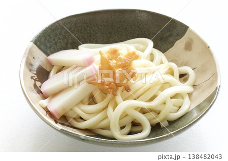 天かすとかまぼこの冷やしうどん 天かすとかまぼこの冷やしうどん 138482043
