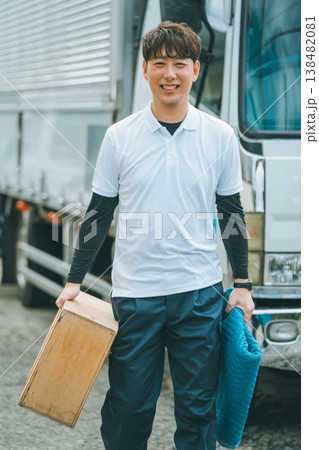 イベント会場設営　トラックドライバー 138482081