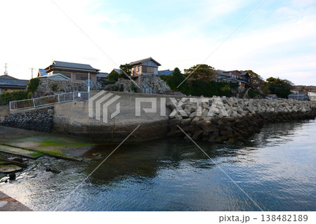 長崎県の五島列島 小値賀島の古い民家 長崎県の五島列島 小値賀島の古い民家 138482189