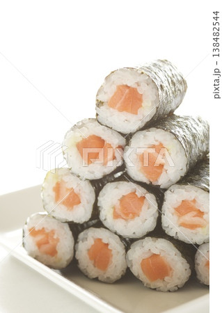 おいしいサーモン巻 138482544