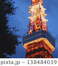 下から見上げた夜のタワー 138484039