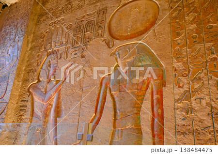 王家の谷 ラムセス3世王墓 壁画 王と太陽神ラー・ホルアクティ 王家の谷 ラムセス3世王墓 壁画 王と太陽神ラー・ホルアクティ 138484475