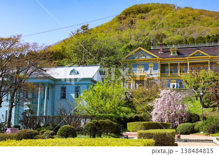 旧北海道庁函館支庁庁舎と旧函館区公会堂【元町公園】 138484815