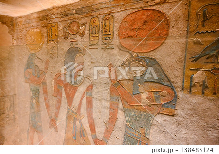 王家の谷 ラムセス3世王墓 ファラオと神々 壁画 ルクソール 王家の谷 ラムセス3世王墓 ファラオと神々 壁画 ルクソール 138485124