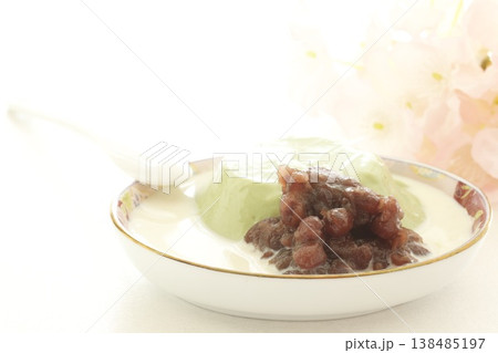 抹茶のパンナコッタのあずきがけ 抹茶のパンナコッタのあずきがけ 138485197