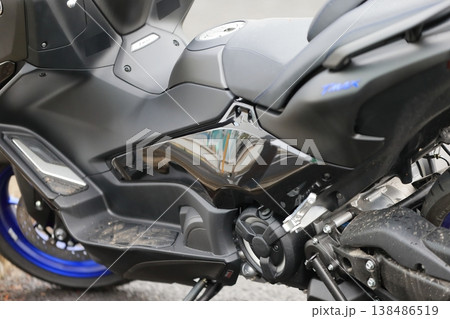 オートバイ（ビックスクーター）　イメージ 138486519