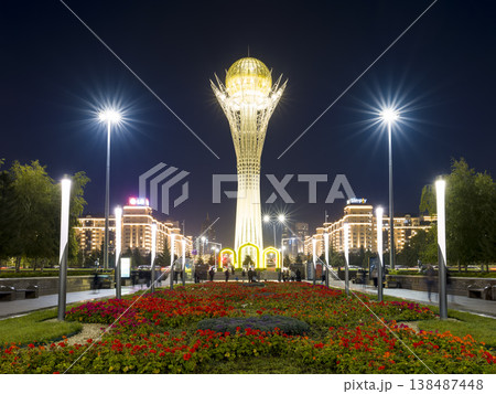 カザフスタン・アスタナ　夜空に輝くバイテレクタワー / Astana, Kazakhstan 138487448