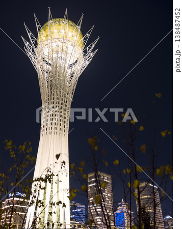 カザフスタン・アスタナ 夜空に輝くバイテレクタワー / Astana, Kazakhstan カザフスタン・アスタナ 夜空に輝くバイテレクタワー / Astana, Kazakhstan 138487452