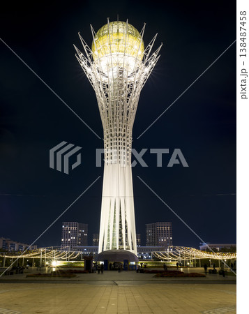 ライトアップされたバイテレクタワー～カザフスタン・アスタナ / Astana, Kazakhstan 138487458