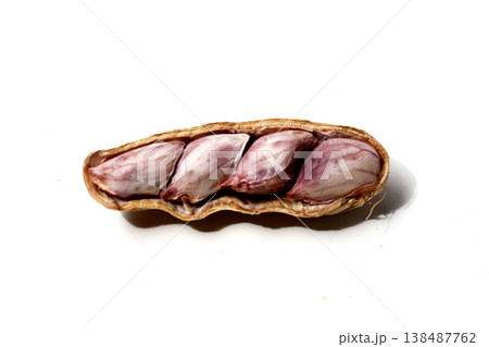 Boiled peanuts in shellSimple, soft, and protein-rich snack. 138487762