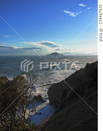 伊良湖岬から望む神島 伊良湖岬から望む神島 138487970