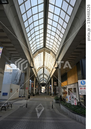 古町モールのアーケード商店街(新潟県新潟市中央区) 古町モールのアーケード商店街(新潟県新潟市中央区) 138488226