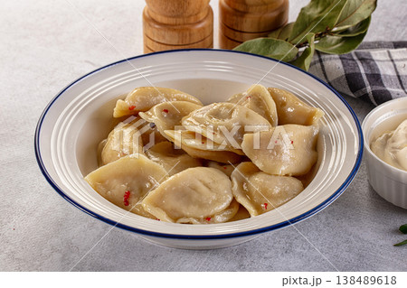 Traditiolal vareniki - stuffed dumplings with potato 138489618