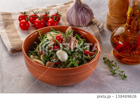 Green salad with canned tuna 138489626