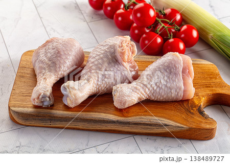 Fresh raw chicken drumsticks  over board 138489727