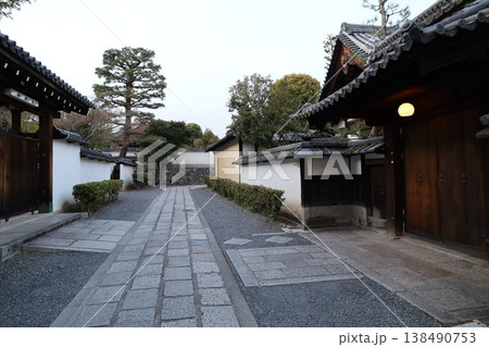 京都市右京区にある妙心寺境内の一風景 京都市右京区にある妙心寺境内の一風景 138490753