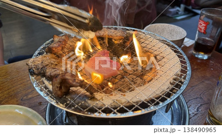 秋の魚 さんま バーベキューの炭焼き 秋の魚 さんま バーベキューの炭焼き 138490965