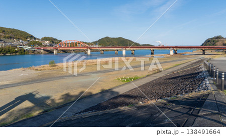 和歌山県:熊野川の権現河原【川の熊野古道】新宮市 和歌山県:熊野川の権現河原【川の熊野古道】新宮市 138491664