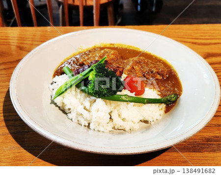 農場レストランのチキンカレー 138491682