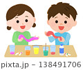 スライム作りで遊ぶ男の子と女の子　イラスト 138491706
