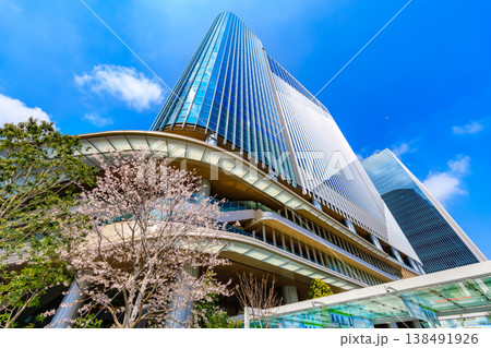 東京　港区　グランドオープンした高輪ゲートウェイシティ　THE LINKPILLAR 1 NORTH 138491926