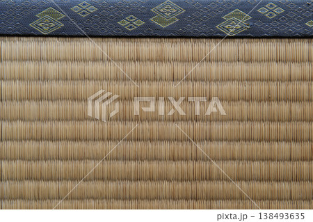 使い込まれた畳　テクスチャ-Well-worn tatami mats, texture 138493635