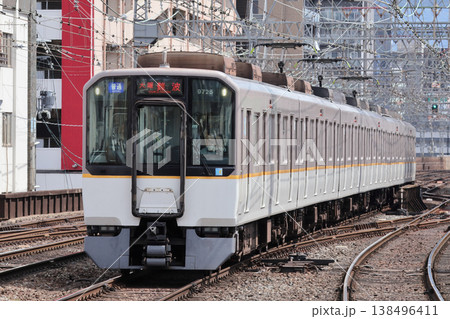 近畿日本鉄道 近鉄奈良線の9820系普通列車 近畿日本鉄道 近鉄奈良線の9820系普通列車 138496411