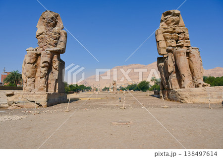 メムノンの巨像　アメンヘテプ3世の像　ルクソール 138497614