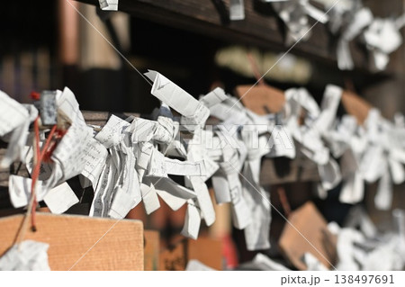 古町の白龍大権現のおみくじの風景（新潟県新潟市中央区） 138497691