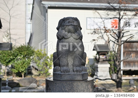 古町にある湊稲荷神社の願掛け狛犬(新潟県新潟市中央区) 古町にある湊稲荷神社の願掛け狛犬(新潟県新潟市中央区) 138498480
