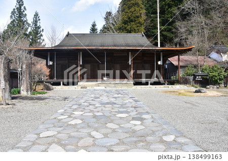 日本の岐阜県の高山市 国指定重要文化財の照蓮寺 日本建築の美しい寺院 日本の岐阜県の高山市 国指定重要文化財の照蓮寺 日本建築の美しい寺院 138499163