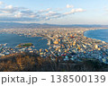 函館山展望台から望む函館市街と港のパノラマ（北海道） 138500139