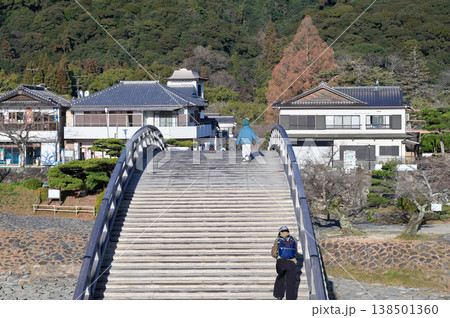 日本を代表する木造橋　錦帯橋 138501360