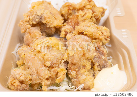 おいしい鶏肉から揚げ弁当 138502496