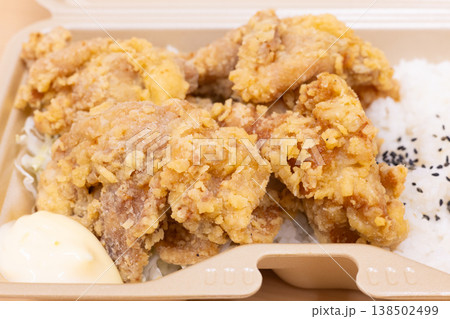 おいしい鶏肉から揚げ弁当 138502499