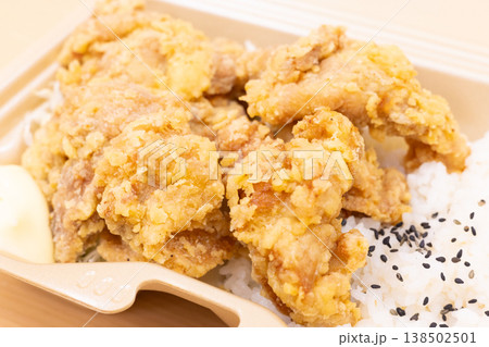 おいしい鶏肉から揚げ弁当 おいしい鶏肉から揚げ弁当 138502501