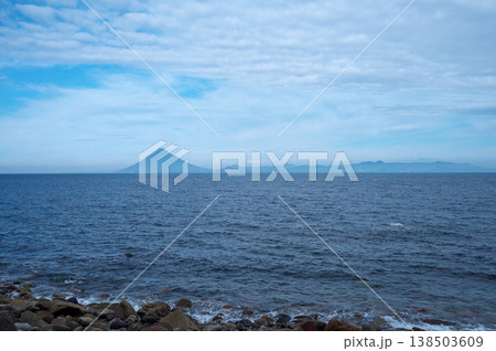 大隅半島から望む開聞岳 大隅半島から望む開聞岳 138503609