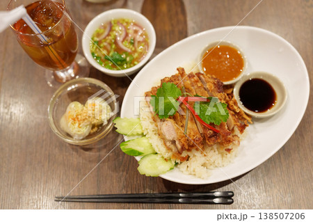 タイ料理「揚げカオマンガイ(カオマンガイトード)」 タイ料理「揚げカオマンガイ(カオマンガイトード)」 138507206