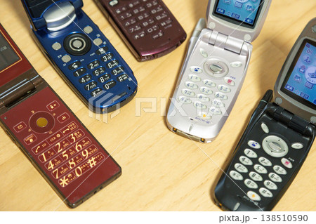 懐かしい携帯電話 懐かしい携帯電話 138510590