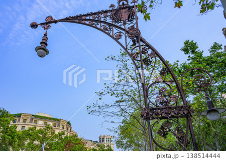 バルセロナ、街並み、歴史ある、真夏、スペイン 138514444