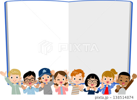 空欄のノートと多国籍、多人数の元気な8人の子どもたちの上半身と 空欄のノートと多国籍、多人数の元気な8人の子どもたちの上半身と 138514874