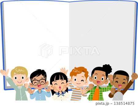空欄のノートと多国籍、多人数の元気な6人の子どもたちの上半身と 空欄のノートと多国籍、多人数の元気な6人の子どもたちの上半身と 138514875