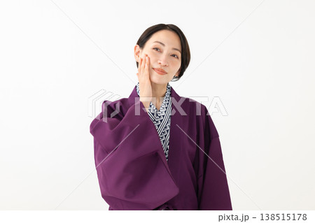 浴衣を着た女性 浴衣を着た女性 138515178