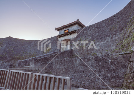 沖縄 朝の首里城久慶門 沖縄 朝の首里城久慶門 138519032
