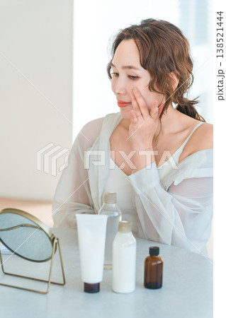 美容,スキンケア,美肌,メイクアップイメージの女性 138521444