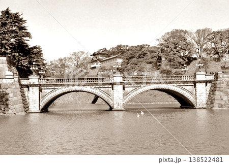 古写真 1962年 東京 皇居外苑の正門石橋 古写真 1962年 東京 皇居外苑の正門石橋 138522481
