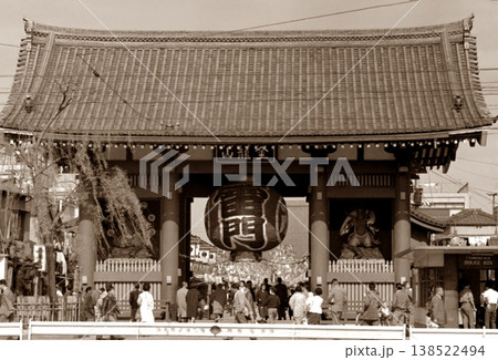 古写真 1962年 東京 浅草寺の雷門 古写真 1962年 東京 浅草寺の雷門 138522494