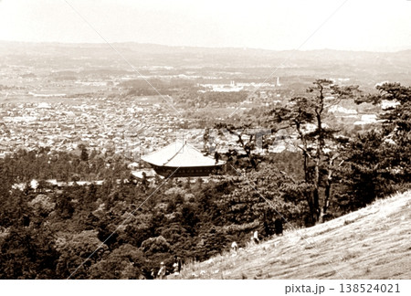 古写真 1962年 奈良公園の若草山から望む奈良市街のパノラマ 古写真 1962年 奈良公園の若草山から望む奈良市街のパノラマ 138524021